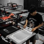 8 Jenis Sablon Kaos yang Paling Sering Digunakan